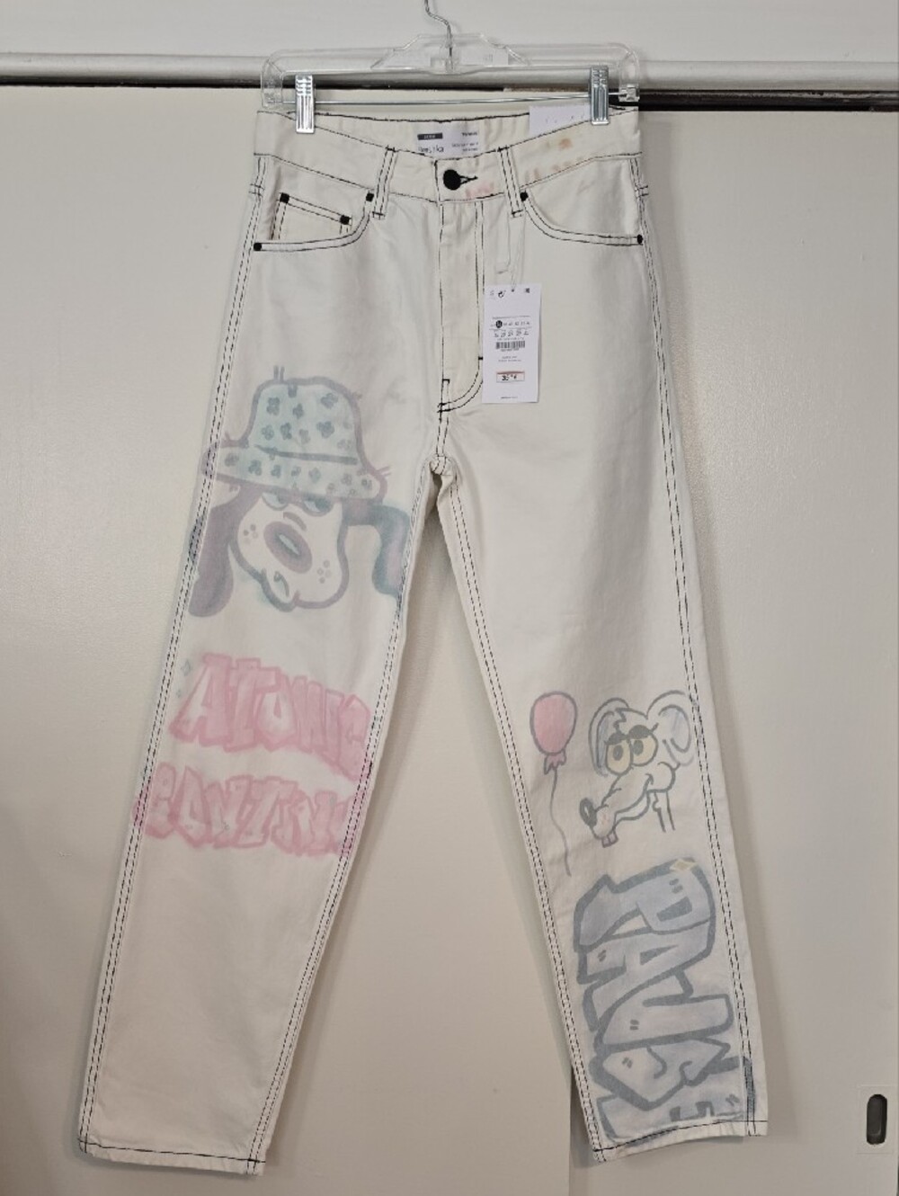 Bershka Cream Wide-Leg Graphic Jeans with Pastel Artwork - Picture 5 of 11